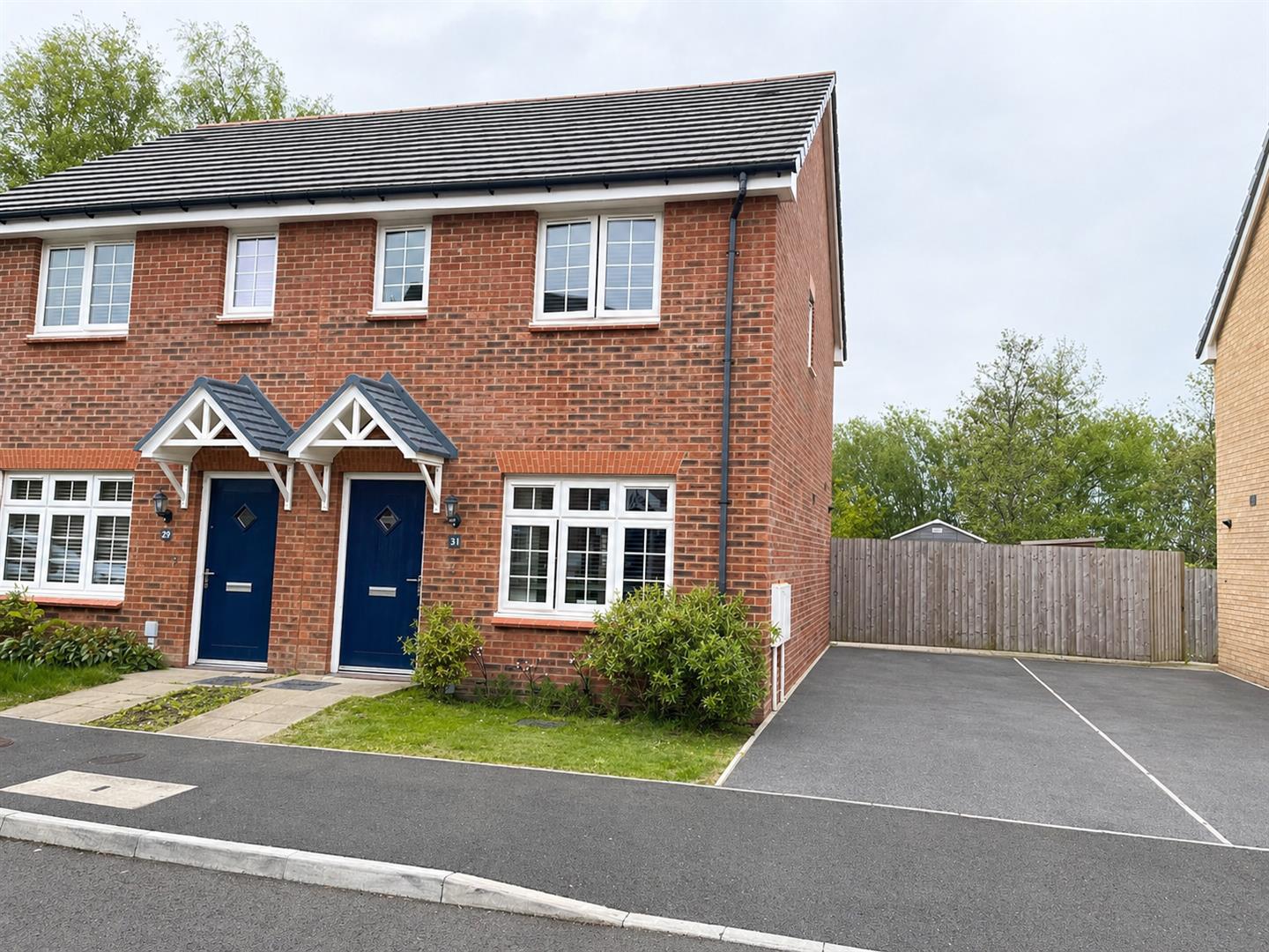 Ffordd Y Merlod, Grovesend, Swansea, SA4 4WP